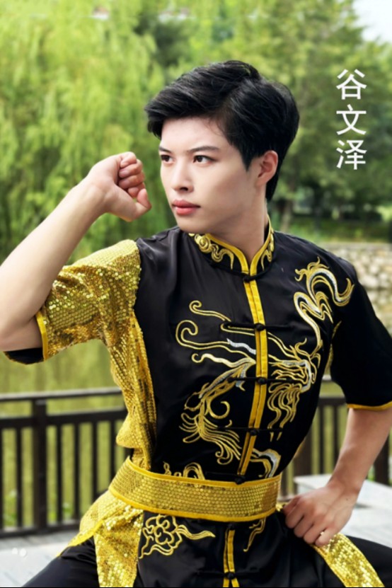 看惯《公狗剧场》“半裸男色” 才懂谷文泽“中式阳刚”的稀缺1316 看惯《公狗剧场》“半裸男色” 才懂谷文泽“中式阳刚”的稀缺1316